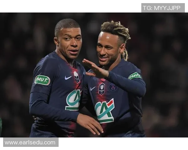 美国足球女星的魅力与成就揭示了她们在体育界的独特地位与影响力 美国足球女星的魅力与成就揭示了她们在体育界的独特地位与影响力