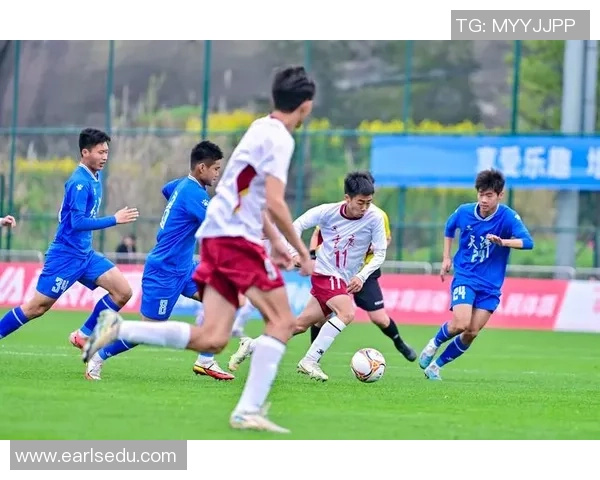 重庆足球队荣登足球战术排行榜第十位展现出色战术实力与团队协作能力 重庆足球队荣登足球战术排行榜第十位展现出色战术实力与团队协作能力